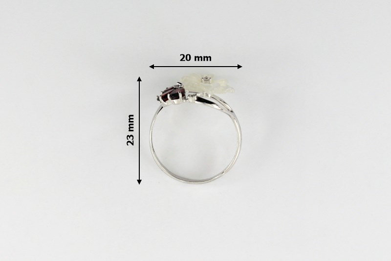 Изображение Серебряное кольцо с гранатами и цирконами