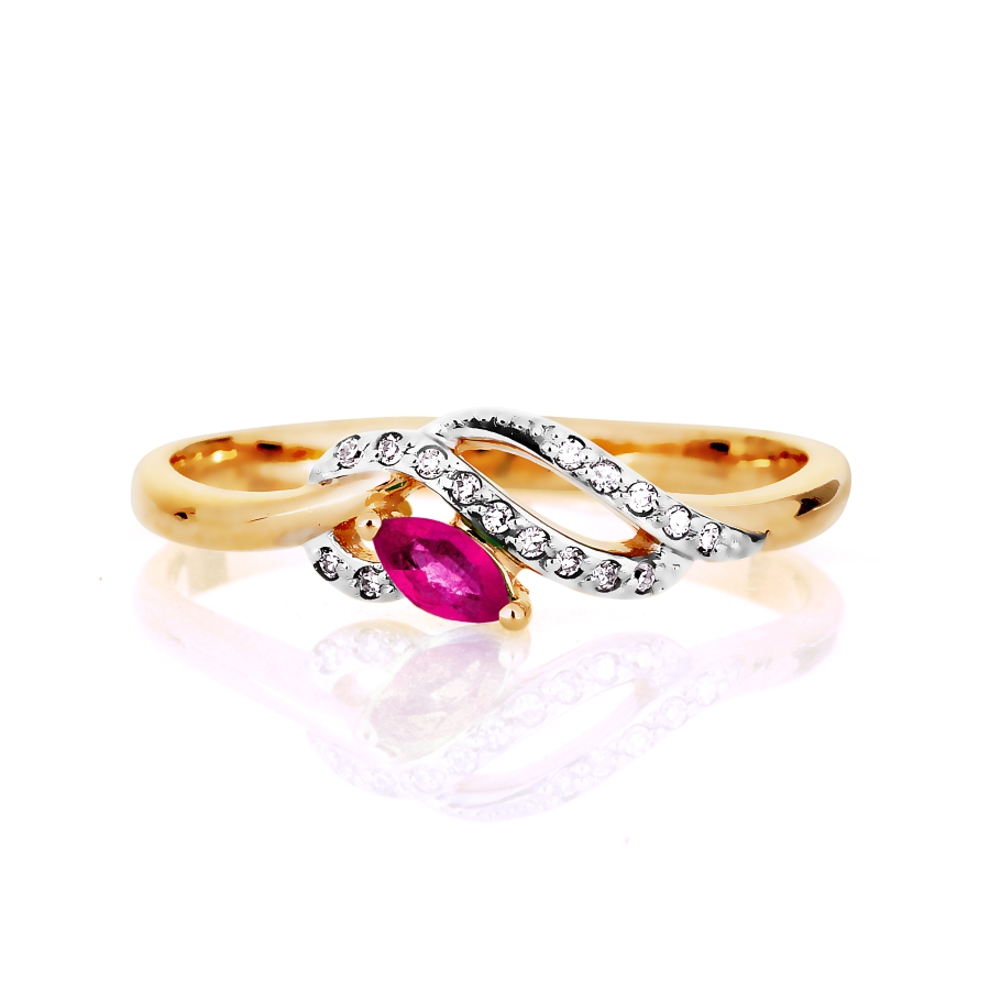 Изображение Золотое кольцо с рубином и бриллиантами