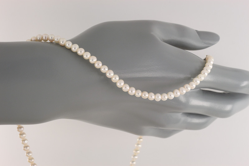 Paveikslėlis Vėriniai iš perlų