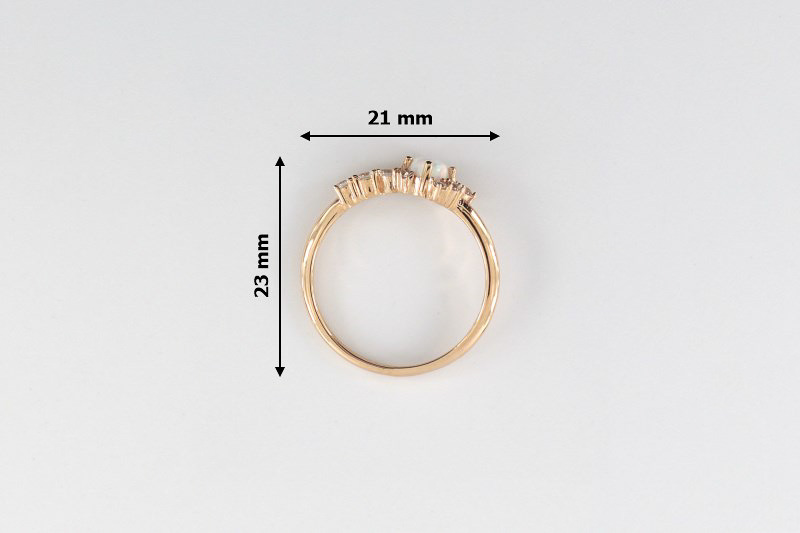 Изображение Золотое кольцо с опалом и цирконами