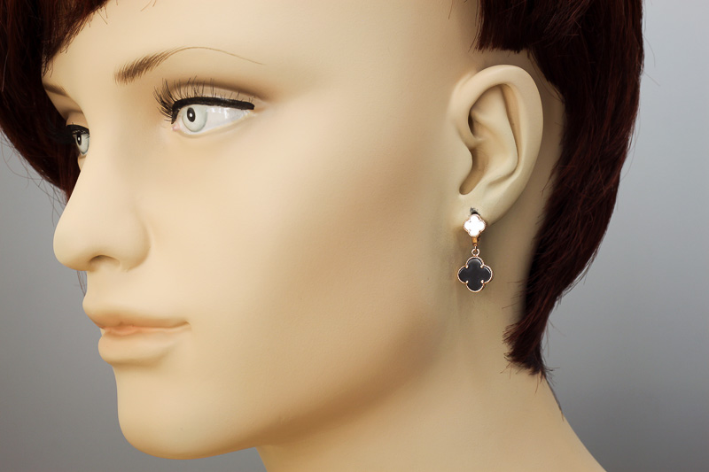 Paveikslėlis Auksiniai auskarai su oniksais ir perlamutru 