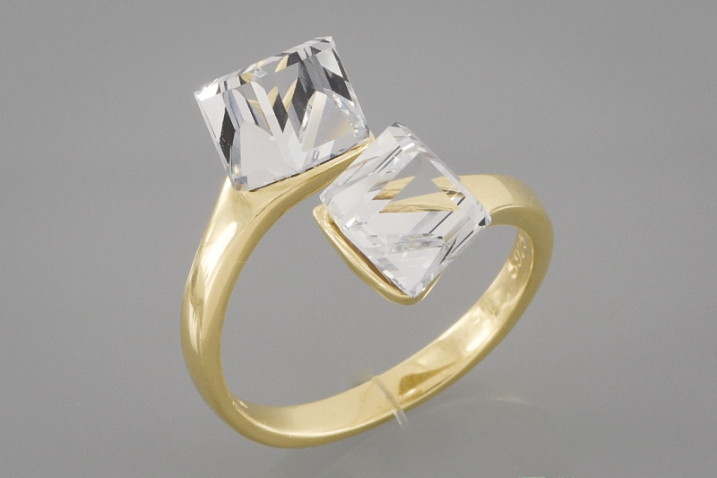 Paveikslėlis Paauksuotas sidabrinis žiedas su Swarovski kristalais