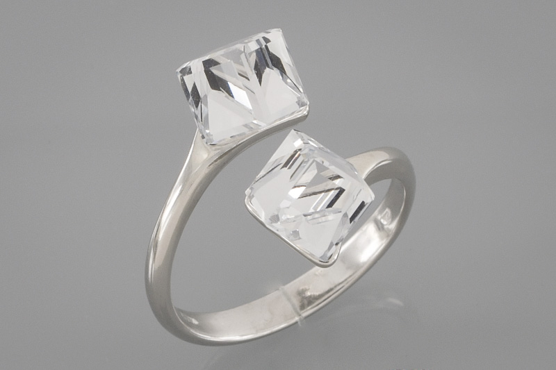 Paveikslėlis Sidabrinis žiedas su Swarovski kristalais 17,5 mm
