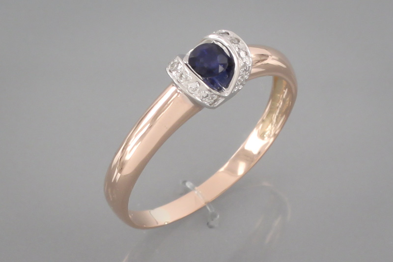 Изображение Золотое кольцо с сапфиром и бриллиантами