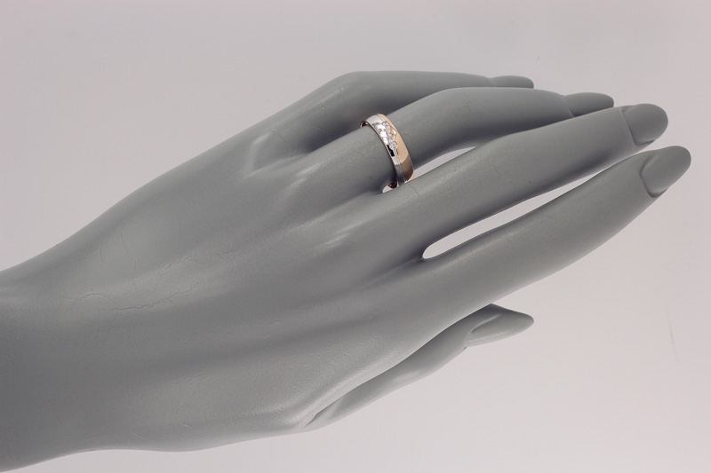 Изображение Обручальное кольцо с цирконами 17,5 мм