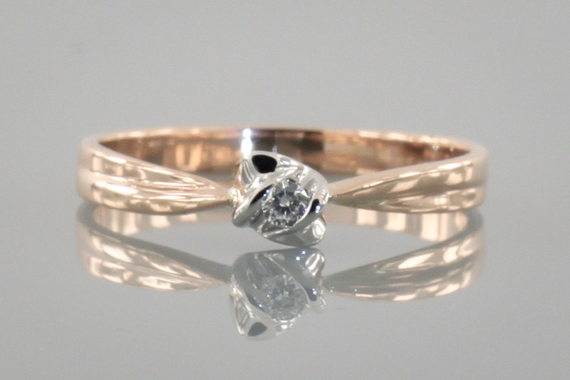 Paveikslėlis Auksinis žiedas su briliantu 18 mm