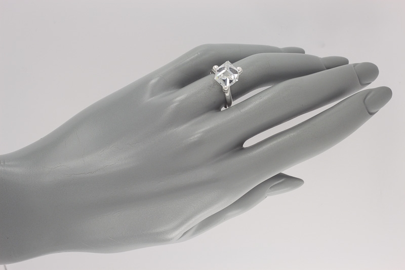 Изображение Серебряное кольцо с кристаллом Swarovski 19 мм