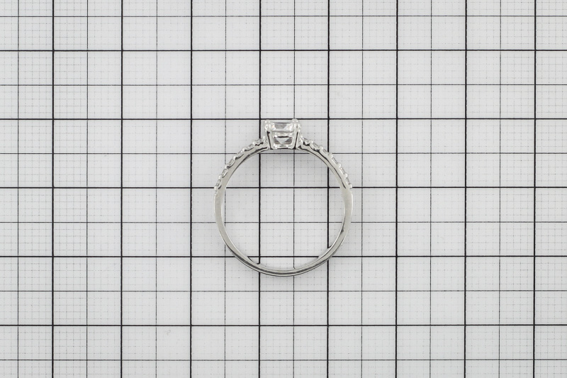 Изображение Кольцо из белого золота с цирконами 17,5 мм